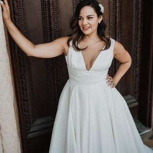 Used wedding dress from David’s Bridal. Open to offers.